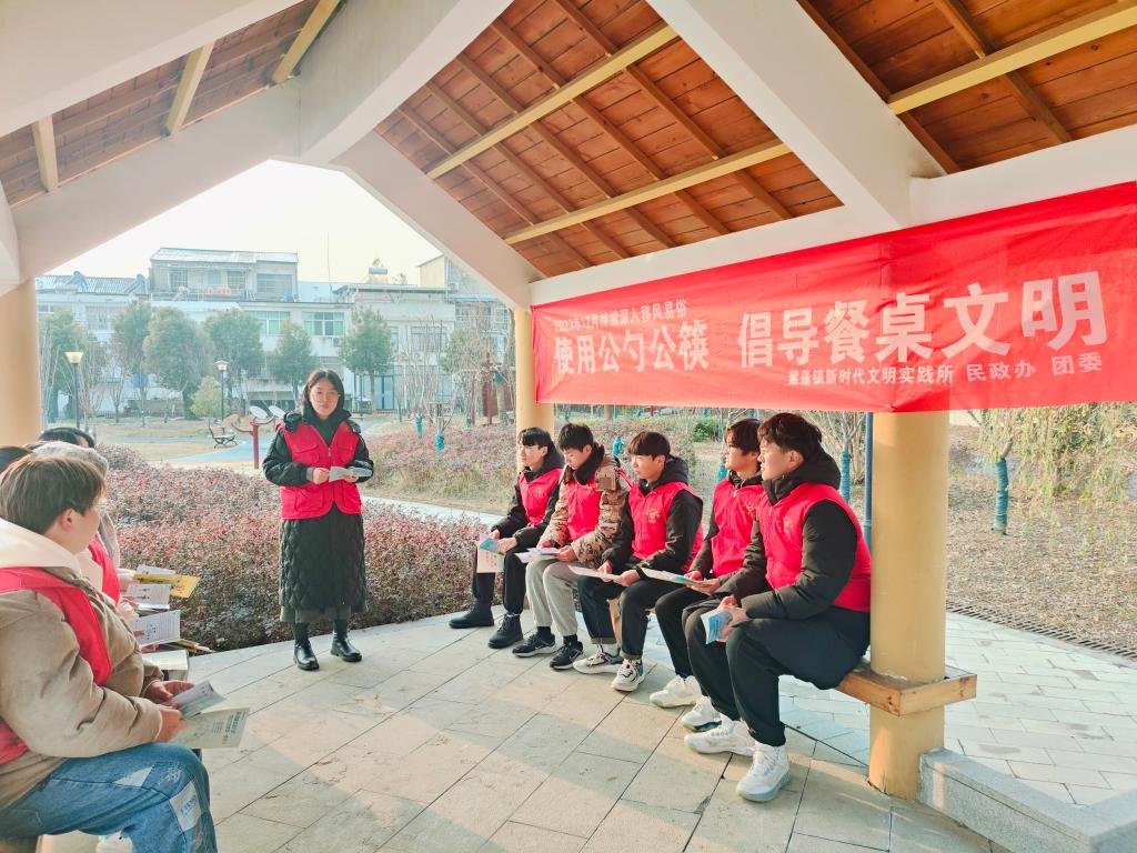 【大学生进社区】学院组织团员和青年深入社区开展“社区青春行动”系列实践活动-院团委