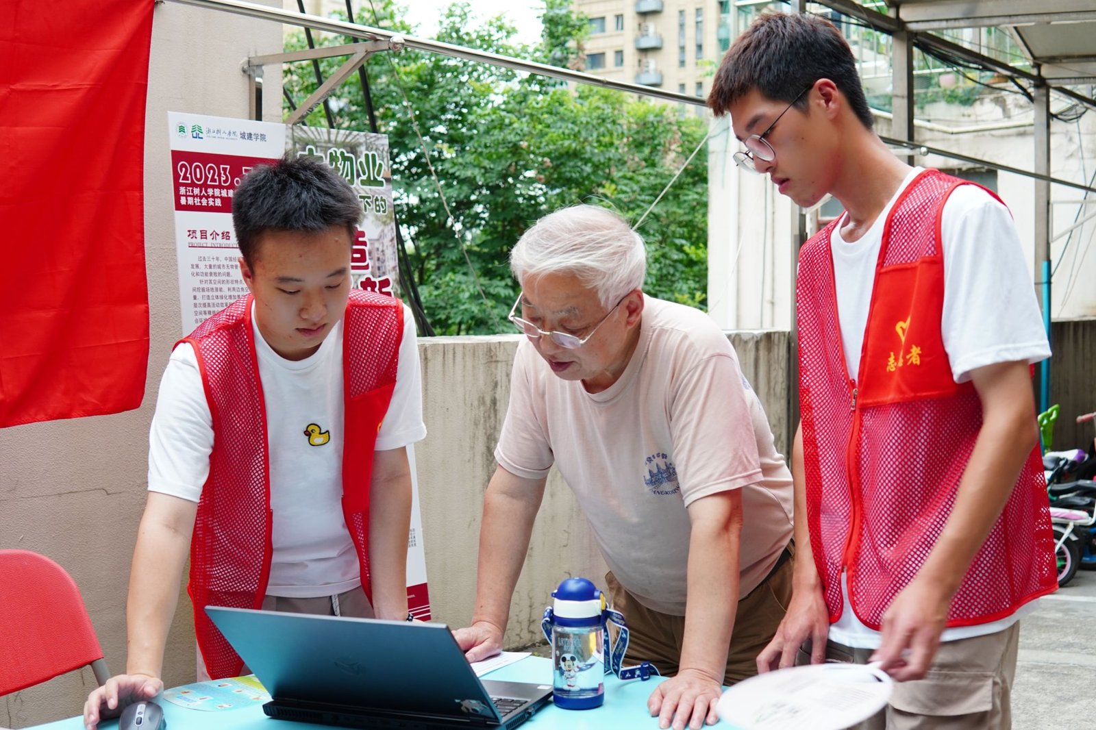 轻工韶华，精雕梦想——天津轻工职业技术学院学子的多彩校园生活