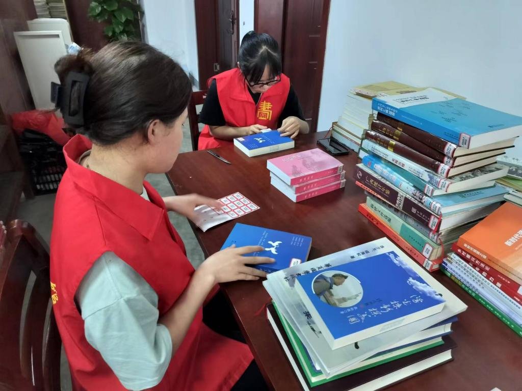 白衣暖社区 青春践初心——河南医学高等专科学校志愿者社区健康服务活动纪实