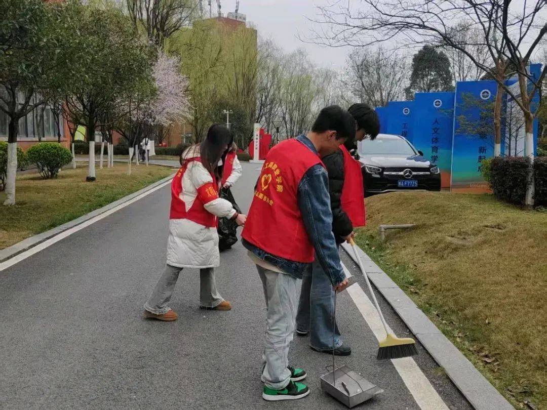 春风又绿鸭绿江 ——辽东学院2026年春季志愿者服务活动纪实